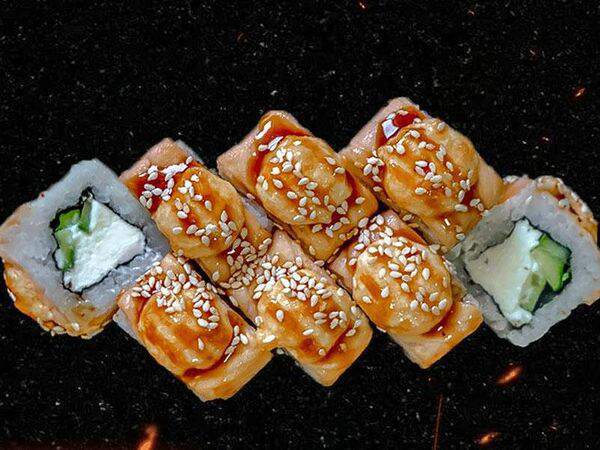 Gusto - Ролл Запеченный лосось