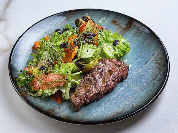 Holy place - Салат Телятина, овощи и горчичный мусс