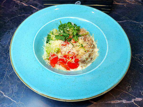 Toplivo - Индейка в кокосово-сливочном соусе, овощами на пару и сыром пармезан