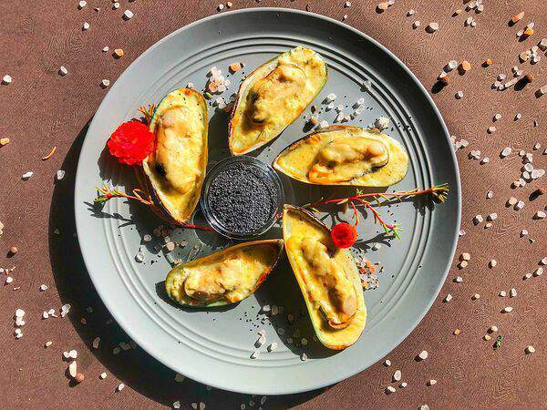 Рыбаs - Мидии киви, запеченные в маковом соусе