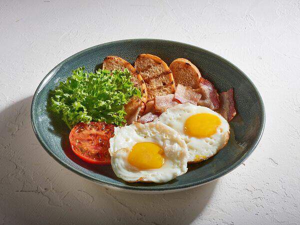 Pizzarella36 - Глазунья из 2-х яиц с беконом