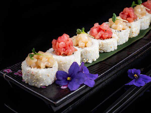 Loona Food - Ролл Тартар с тунцом и гребешком