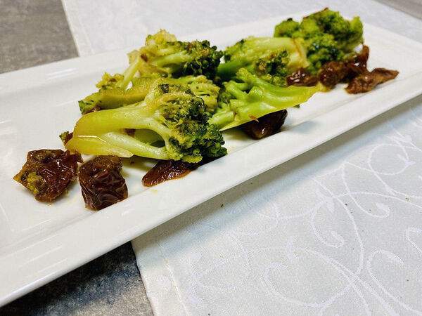 Ristorante Da Claudio - Брокколи с чесноком и чили