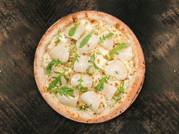 Костёр Пицца и Гриль - Пицца с грушей и горгонзолой классическая