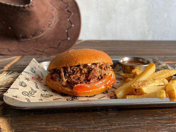 Red BBQ - Бургер Пулдбрискет