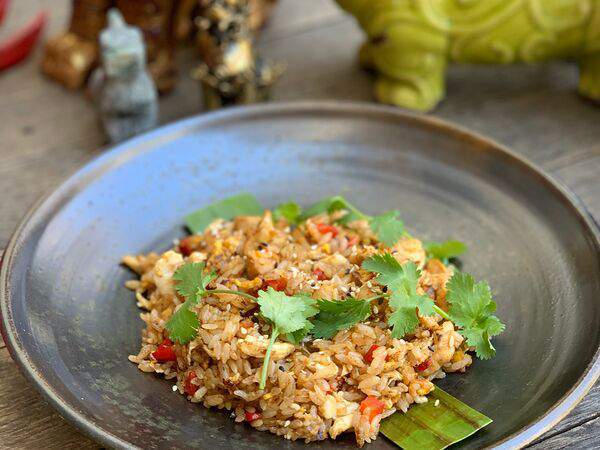 Томми Lee - Жареный рис с курицей