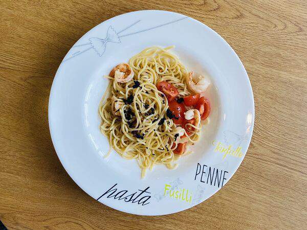 Изюм - Спагетти Рома с королевскими креветками