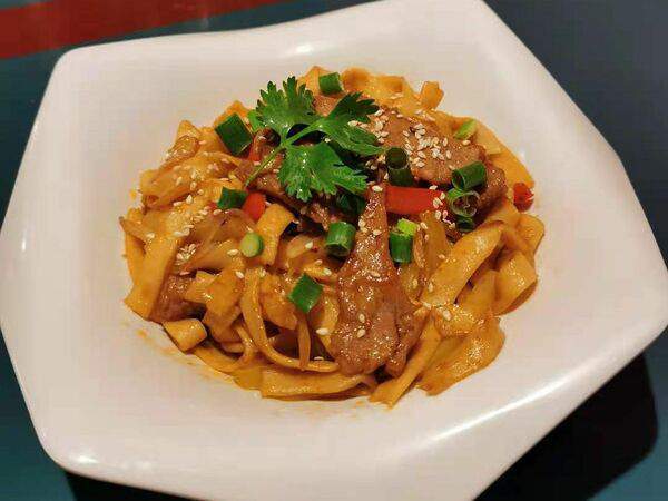 Go-Boo - Лапша по-китайски с говядиной и овощами