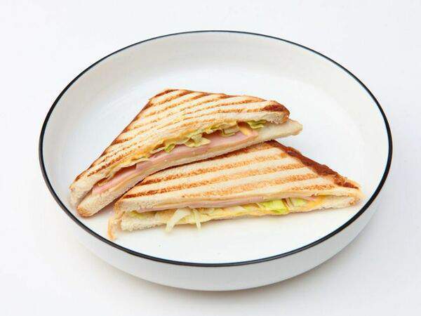 Colors Сafe - Горячие тосты с ветчиной