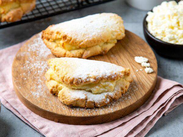 Пекарня Сдобное место Рахманинова 34 - Сочник с творогом