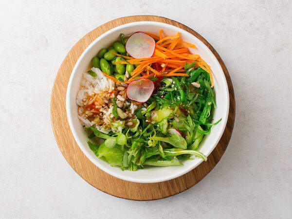 Веган великан - Поке боул с рисом и овощами