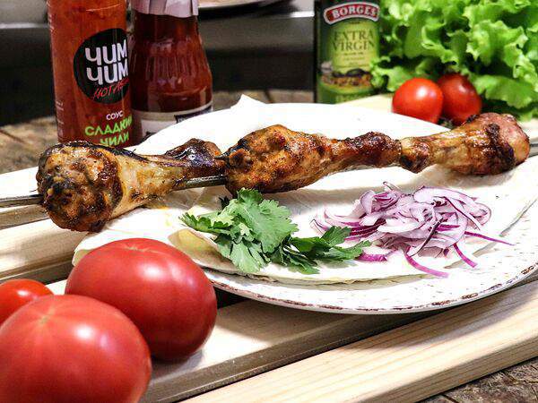 Шаурма выпечка шашлык - Шашлык из куриной голени, приготовленный в тандыре