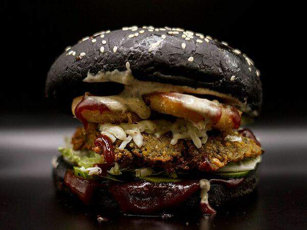 Вкус улиц - Веганский бургер с фалафелем