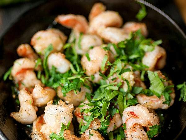 Сыроварня - Тигровые креветки с чесноком и петрушкой