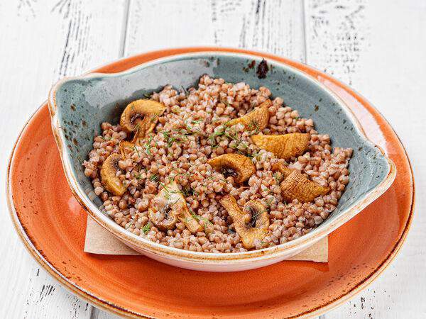 Ткемали - Гречка с грибами и луком