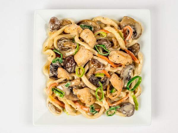 Woksy.ru - Вокси в сливочном соусе с цыпленком