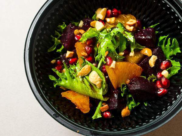 Street Market Food&Coffee - Салат из запеченной свеклы с апельсинами и сливочным сыром