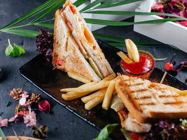 Benny Kitchen - Клаб-сэндвич с курицей