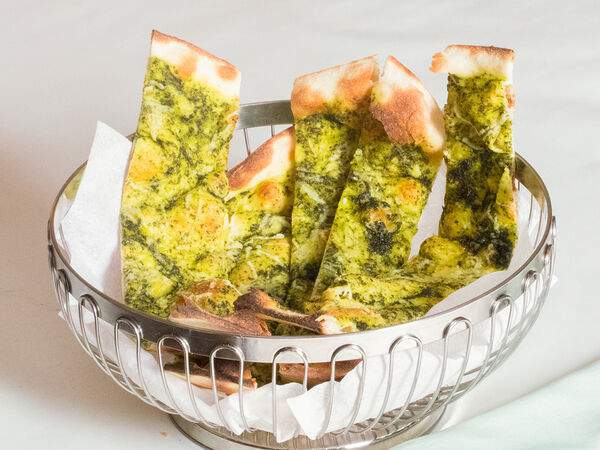 Dolce Vita - Фокачча с соусом песто