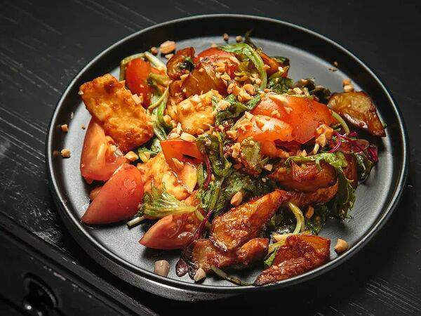 Beer Lab - Салат с жареным баклажаном