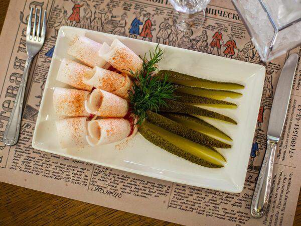 Гостевая изба - Сало с соленым огурцом