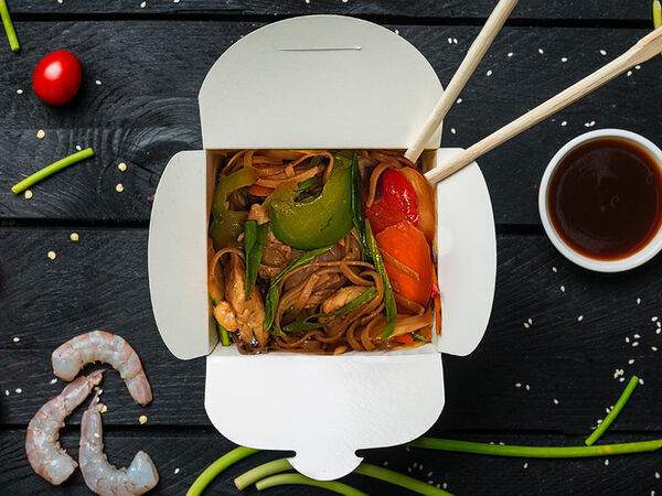 Евразия-Экспресс - Wok со свининой и гречневой лапшой Соба, с соевым соусом