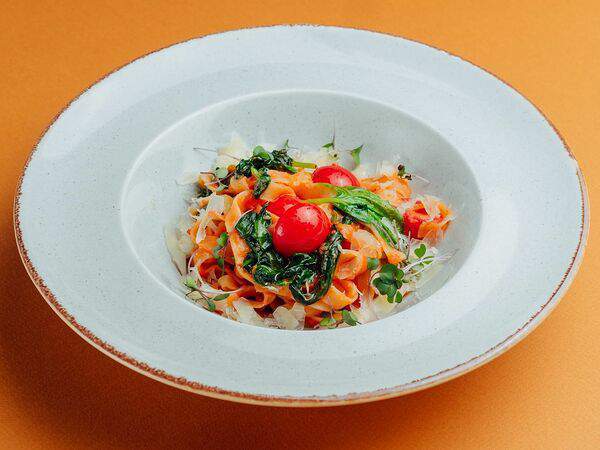 T-Cafe - Тальятелле с зеленью томатным фрешем