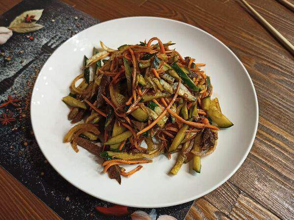 Чи & Фань - Салат Язык с огурцом