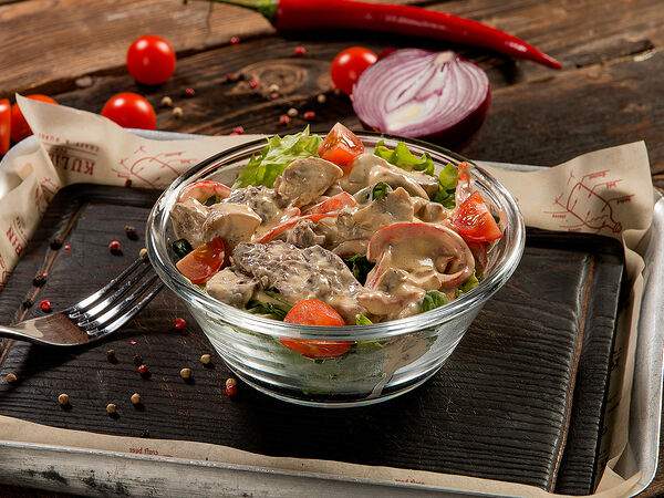 Grey Bear Pub - Салат с томленой говядиной