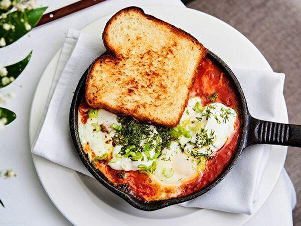 Le Gosse Minsk - Шакшука с йогуртом и фетой