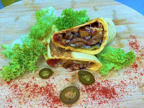 Братья цыплята - Буррито Со свининой гриль