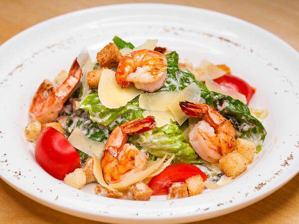 Капитал Grill & Beer - Цезарь с тигровыми креветками