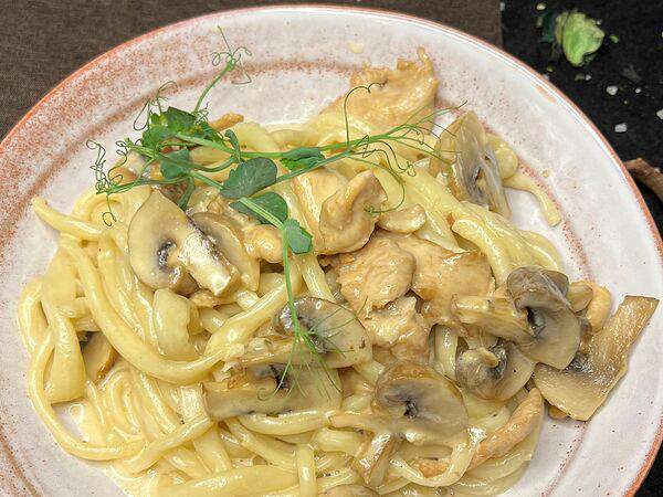 Vo Dvore - Сырно-сливочный лагман