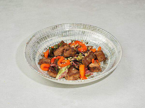 Гастробар Море - Теплый салат с говяжьей печенью