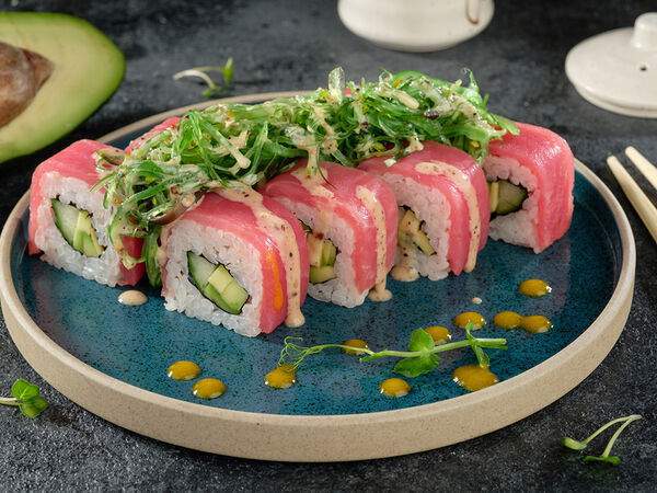 Япона мама - Фирменный ролл с тунцом