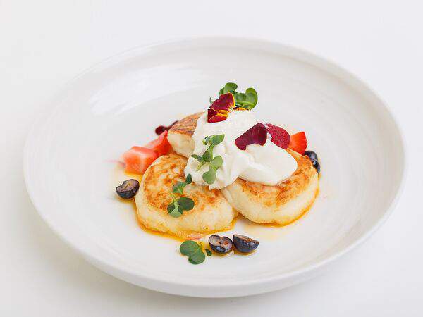 Глупый француз - Творожные сырники с ягодами