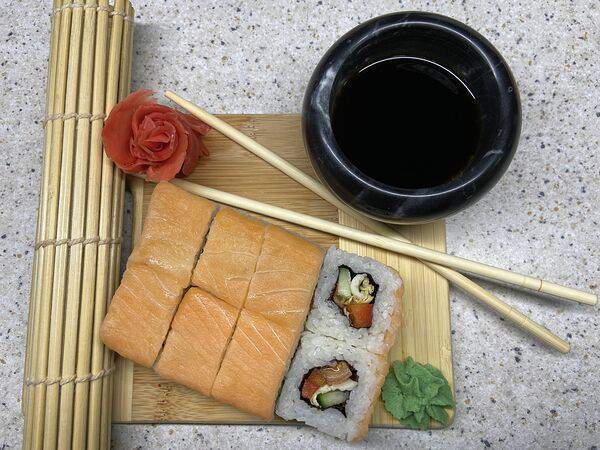 Скушай Суши - Ролл Сяке ясай