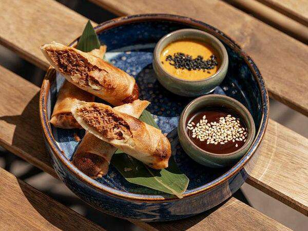 Wong Kar Wine - Спринг-роллы с уткой хойсин