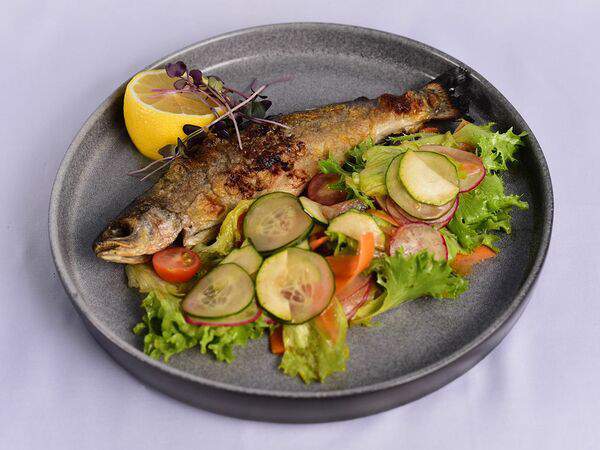 Fabrika - Радужная Форель со свежими овощами