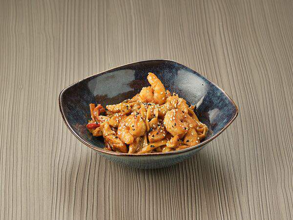 Джаст Смо - Вок Сливочный с креветками и курицей