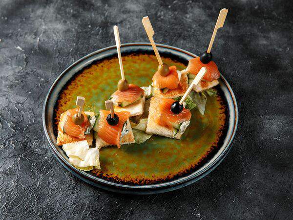 City Lounge - Мини-рулеты с лососем