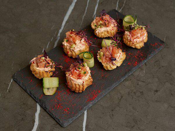 Вкусный дом - Профитроли с сёмгой и творожным кремом