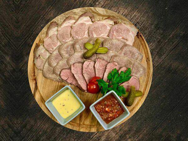 Костёр Пицца и Гриль - Плато из мясных деликатесов собственного приготовления