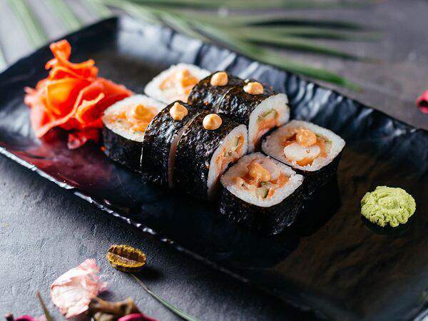 Benny Kitchen - Спайси ролл с креветкой и лососем