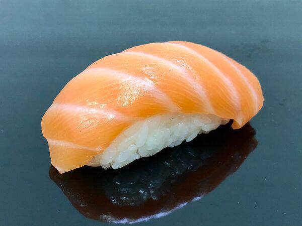 FishTime - Суши с лососем