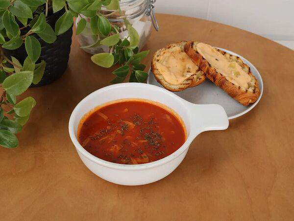 Люблю Кофе - Томатный суп с круассаном крем-чиз