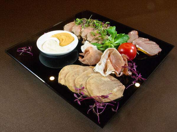 Ирис - Мясная тарелка