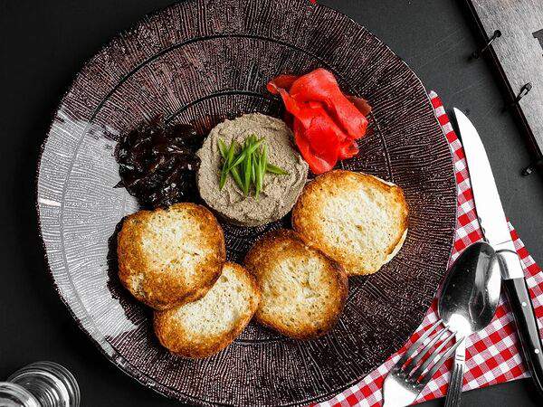 Б&Б Бар - Пате из печени цыпленка с карамелизированным луком