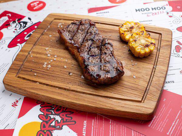 Moo Moo Burgers & Grill - Стейк Striploin