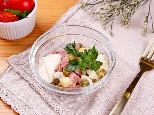 Вилка Ложка - Салат зимний с подкопченной колбасой